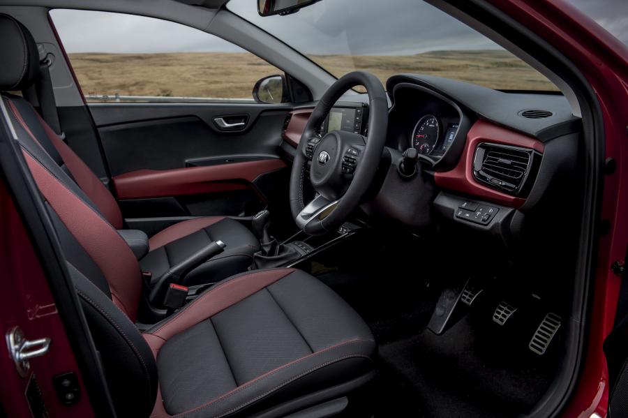 Интерьер Kia Rio First Edition 2017 года  (UK) (фото 64 из 70)